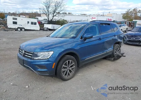 2020 Volkswagen Tiguan 2.0T Se/2.0T Se R-Line Black/2.0T Sel z USA, uszkodzony, nr VIN 3VV2B7AX8LM034861